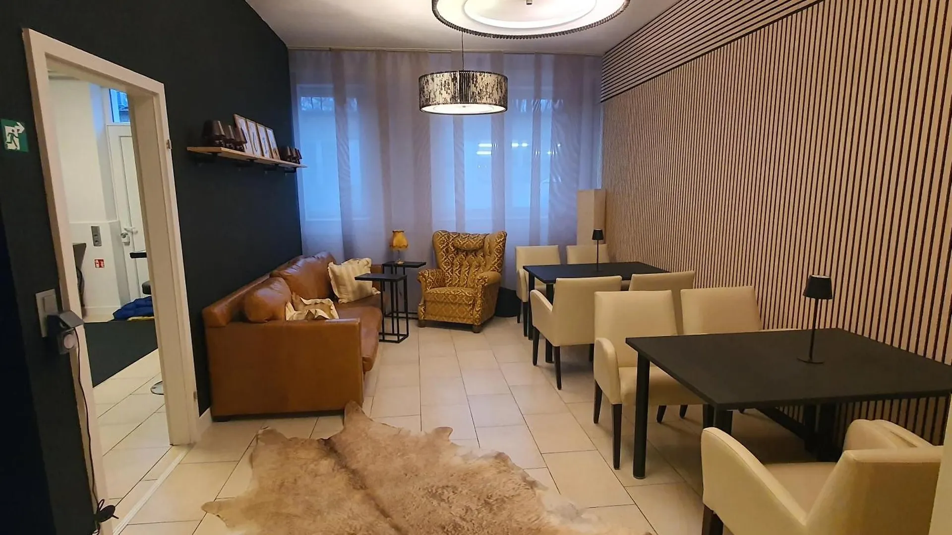 Hotel Sam - Your Cozy Stay Near Hamburg-Airport